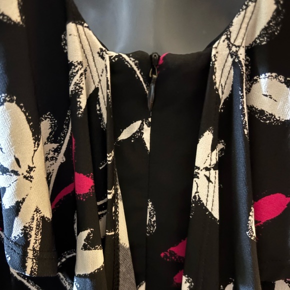 London Times Flowy Floral Black and Pink Dress - Picture 6 of 8